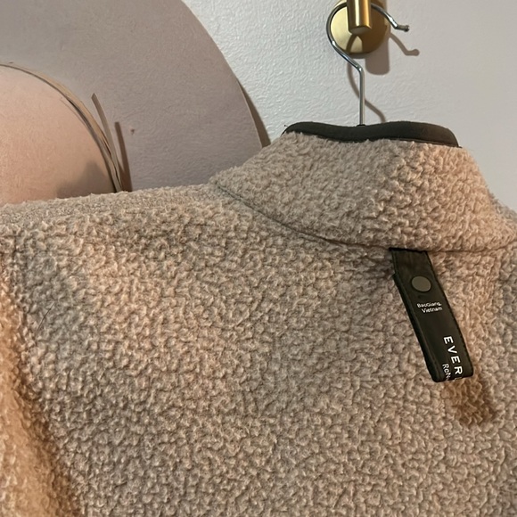 Everlane renew reversible fleece lined jacket - Picture 4 of 6